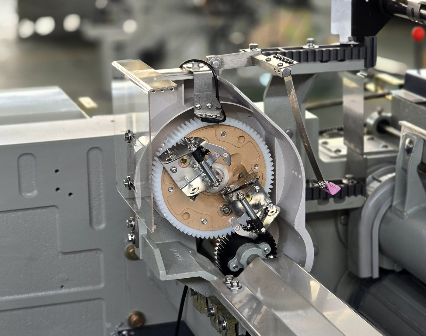 Planetary gear leno mechanism on JTM-508 water jet loom